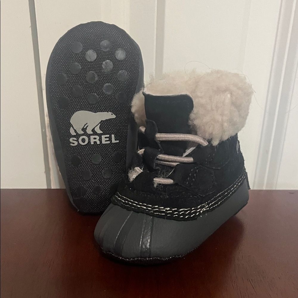 Sorel Caribootie Shearling Black Cream Infant Baby Boots Booties 3 $50 MSRP
